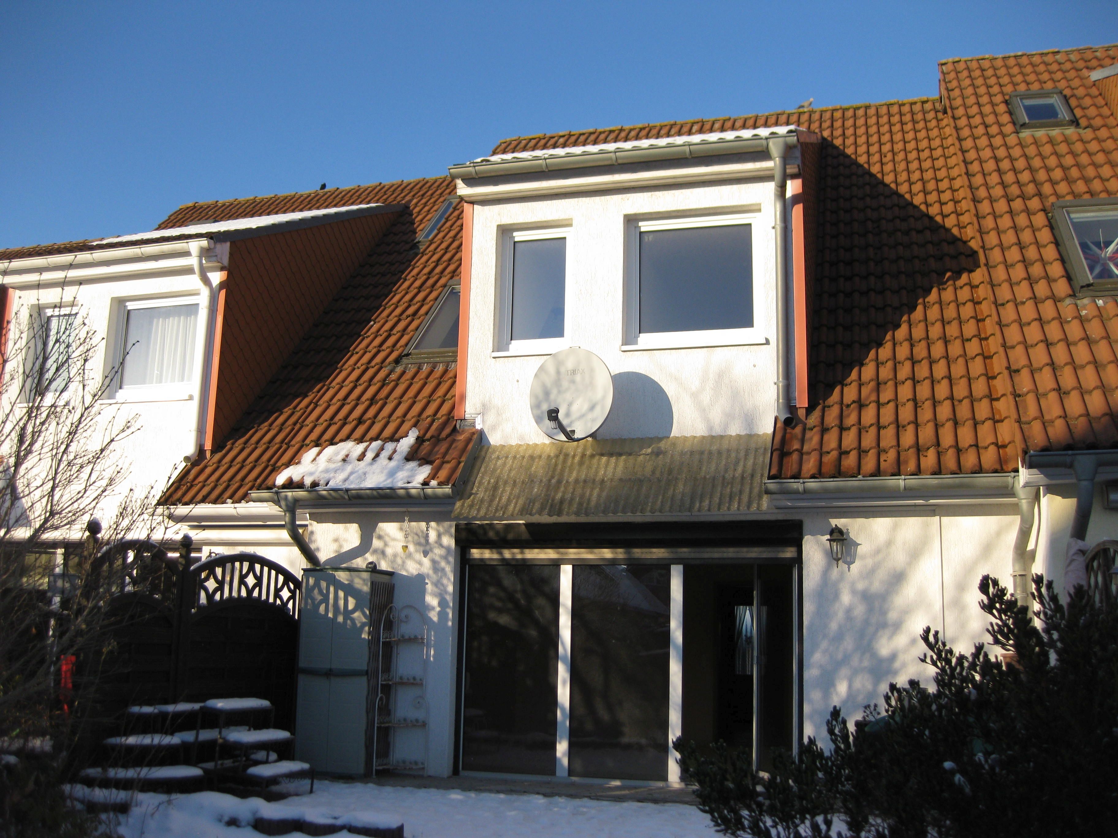 *KV beauftragt*- Insel Rügen Bergen - solides RMH mit sonniger Terrasse, 4 Zimmer, Gartenanteil & Carport